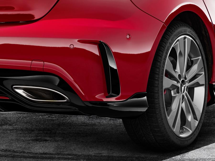  Mercedes-Benz A250 AMG Line 2016 года  (фото 6 из 6)